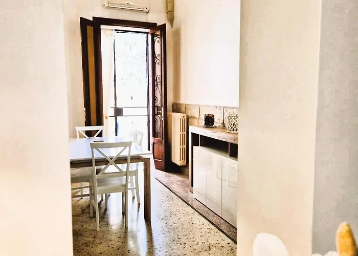 Casa vacanze Casa Dante Deliziosa Casa A Due Passi Dal Centro *