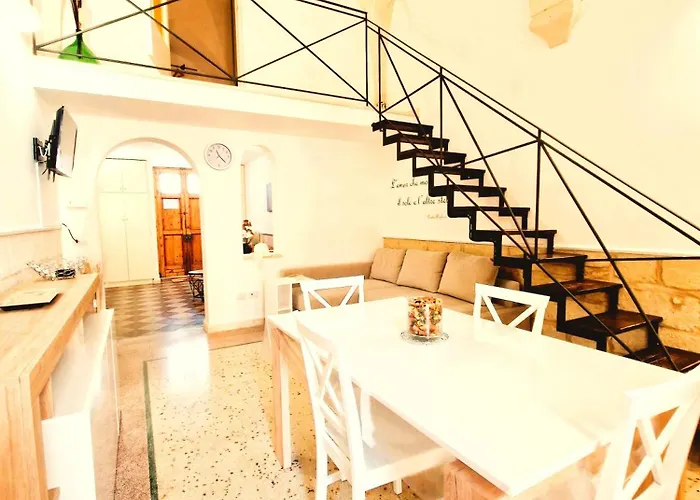 Casa Dante Deliziosa Casa A Due Passi Dal Centro לצ'ה